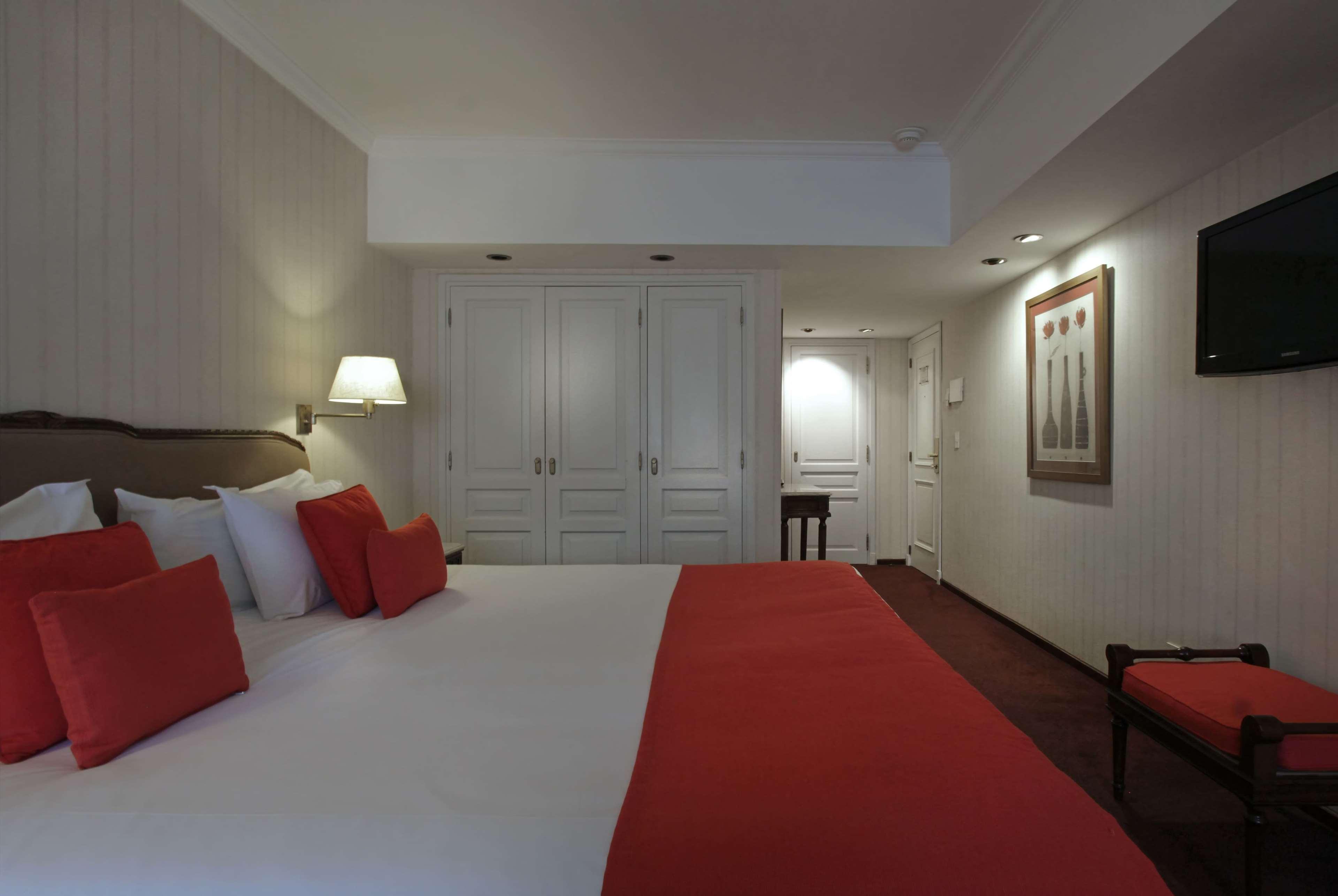 Ramada By Wyndham Buenos Aires Centro Bed & Breakfast Bagian luar foto