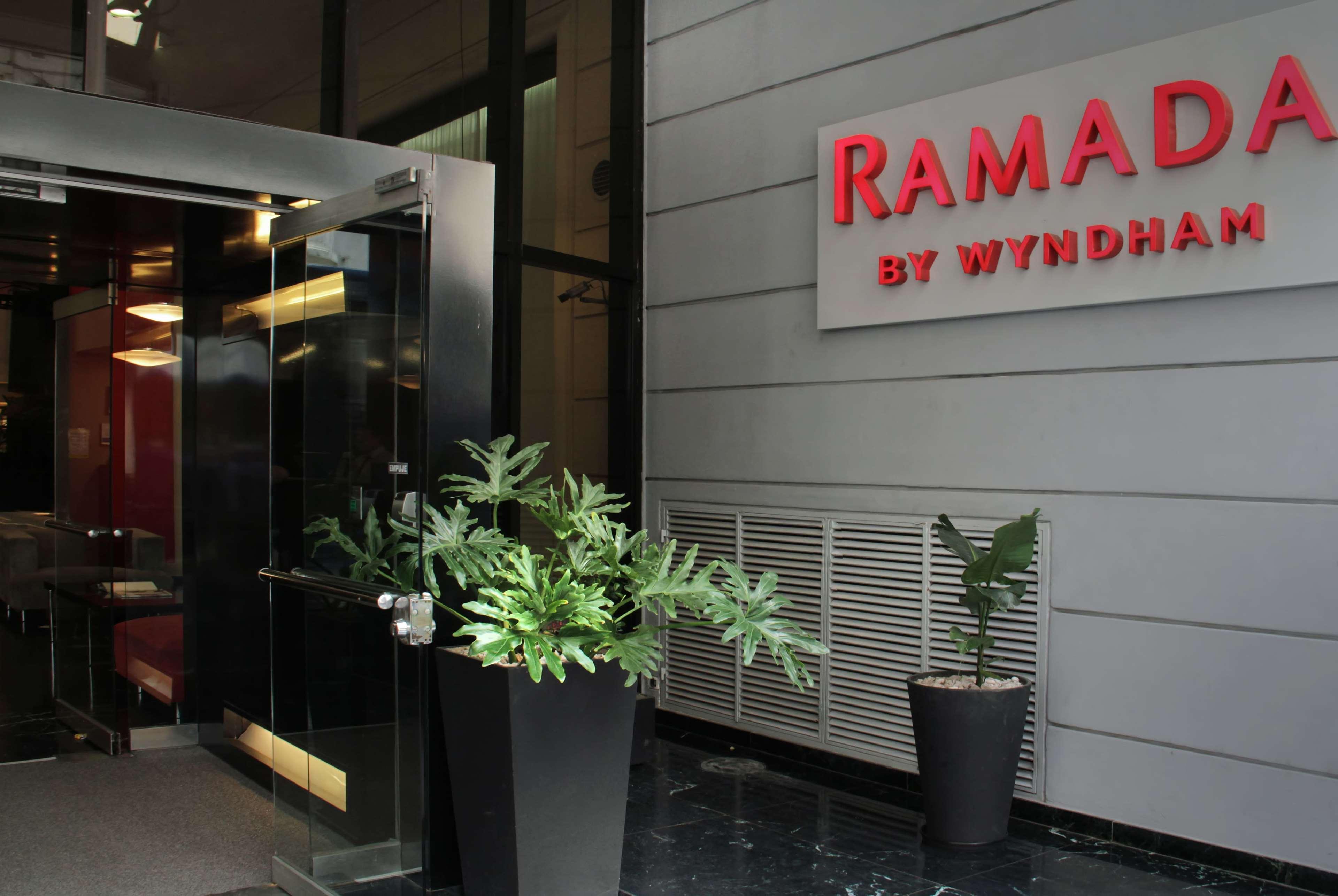 Ramada By Wyndham Buenos Aires Centro Bed & Breakfast Bagian luar foto