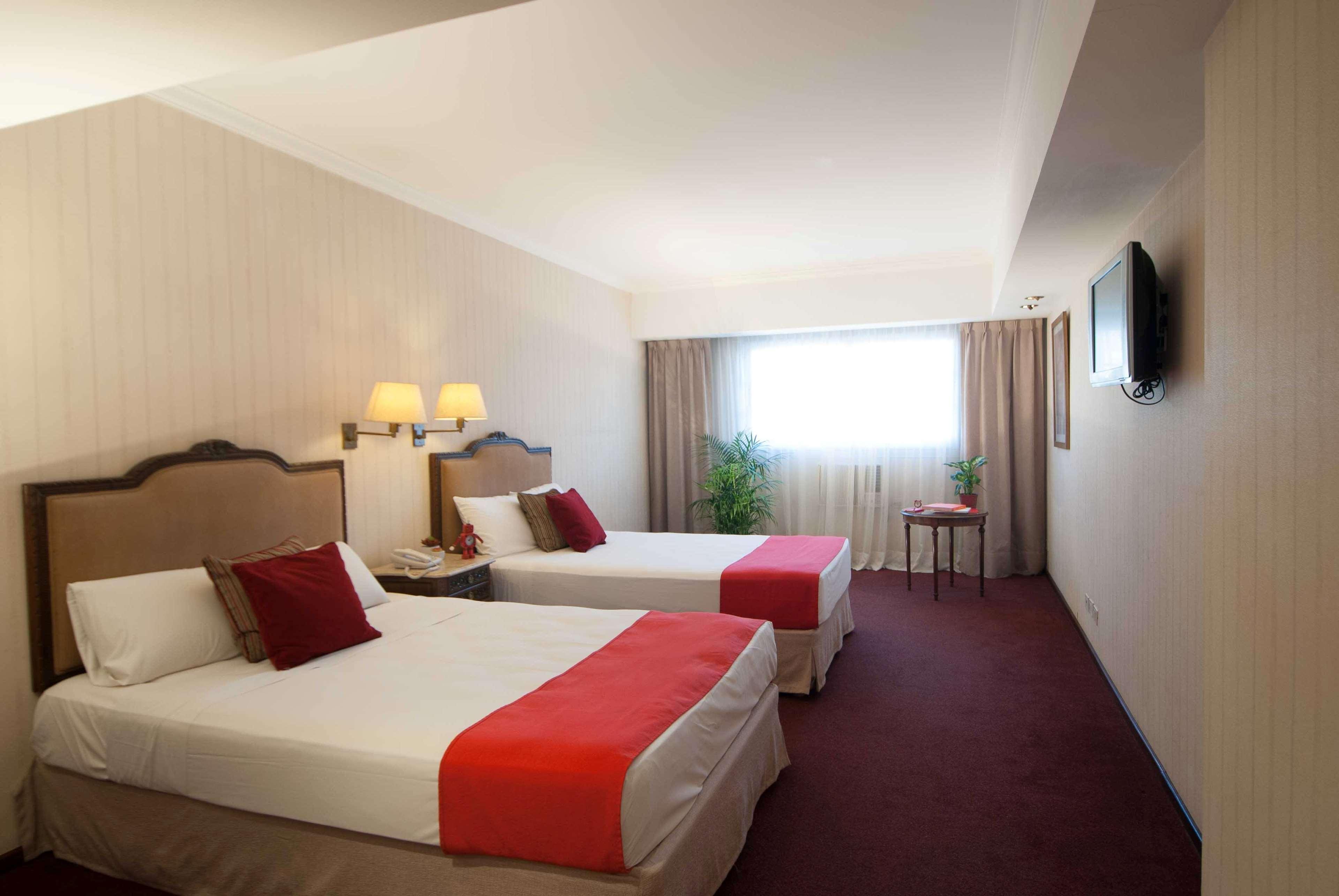 Ramada By Wyndham Buenos Aires Centro Bed & Breakfast Bagian luar foto