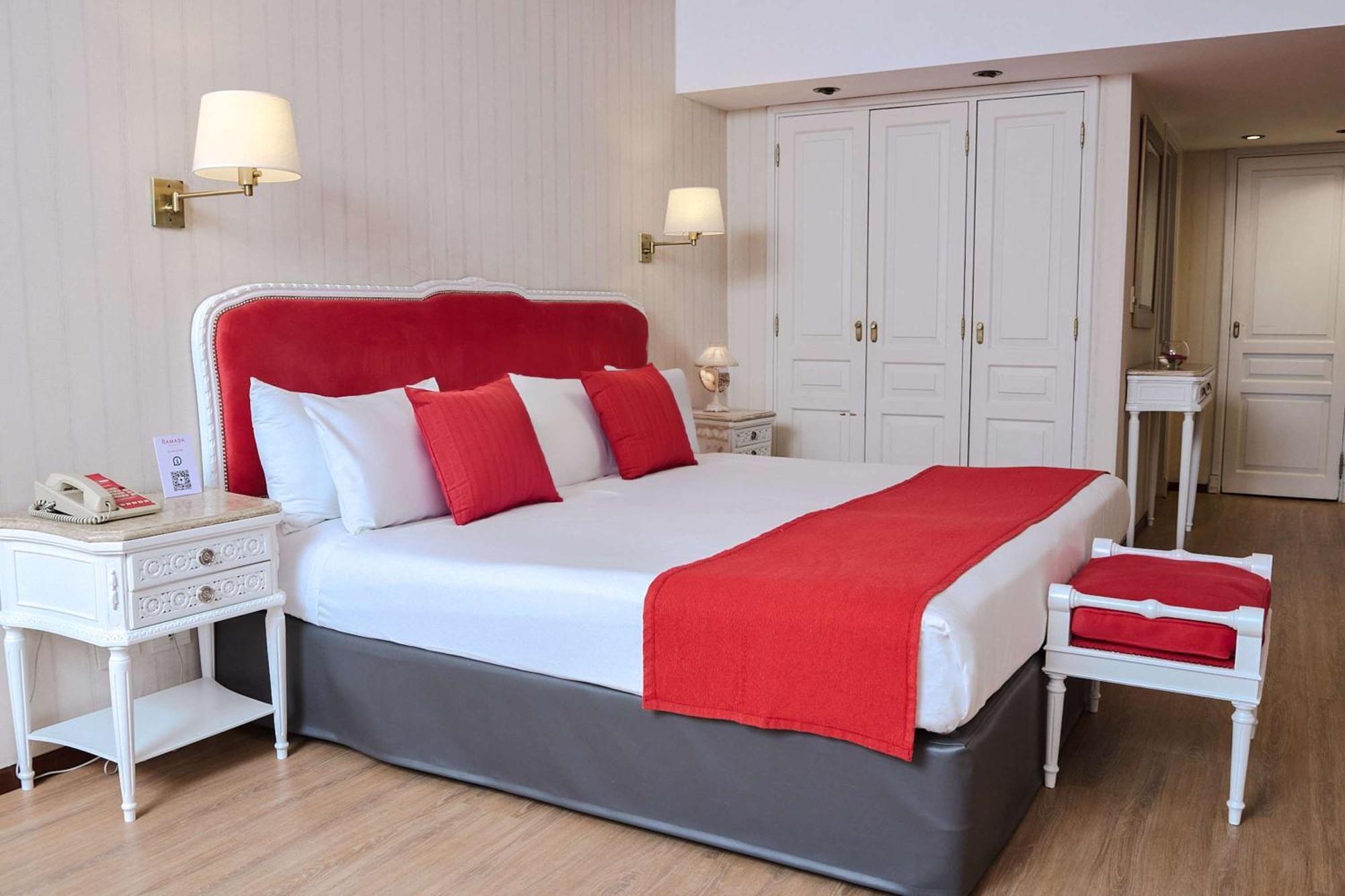Ramada By Wyndham Buenos Aires Centro Bed & Breakfast Bagian luar foto