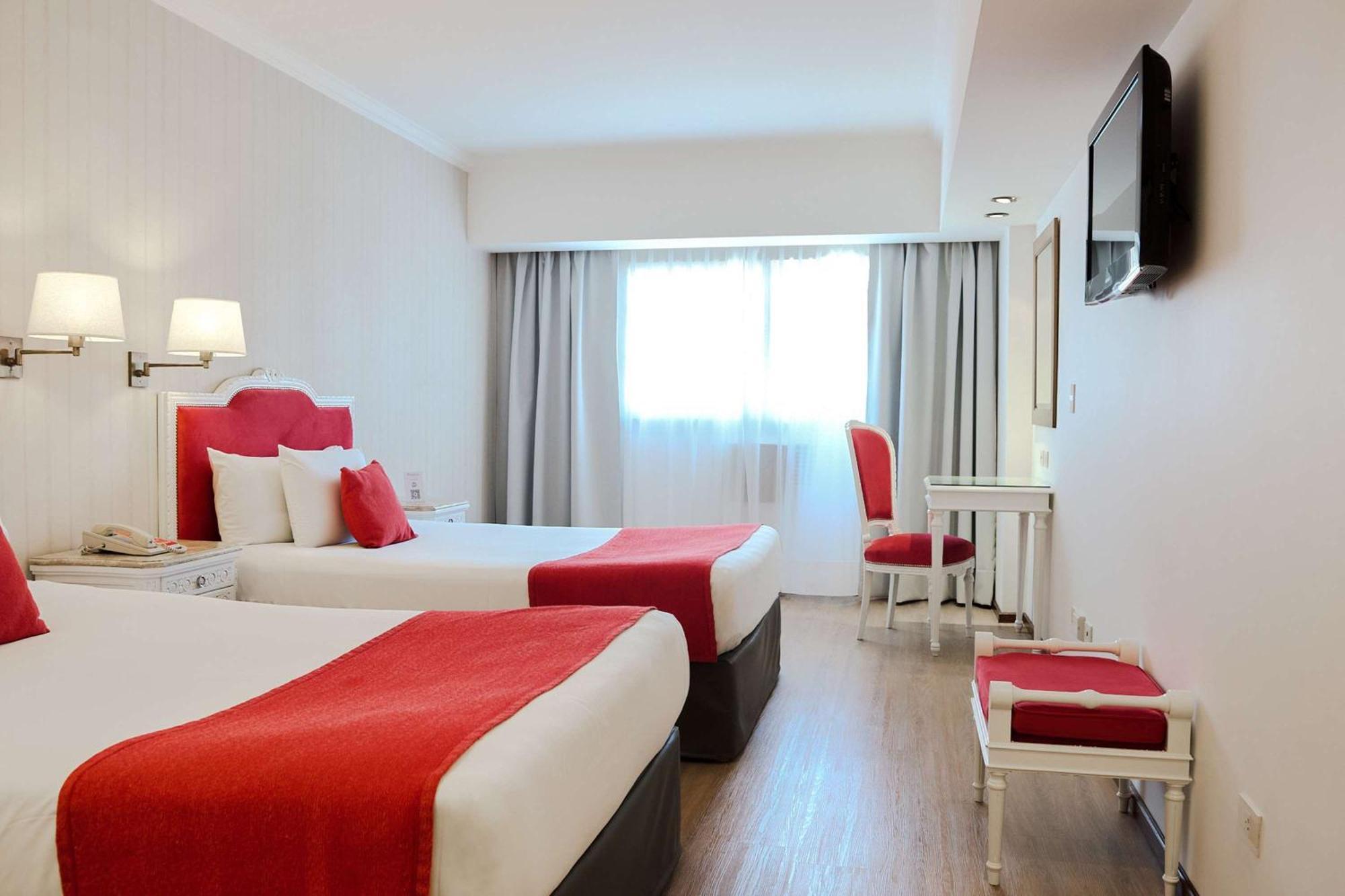 Ramada By Wyndham Buenos Aires Centro Bed & Breakfast Bagian luar foto